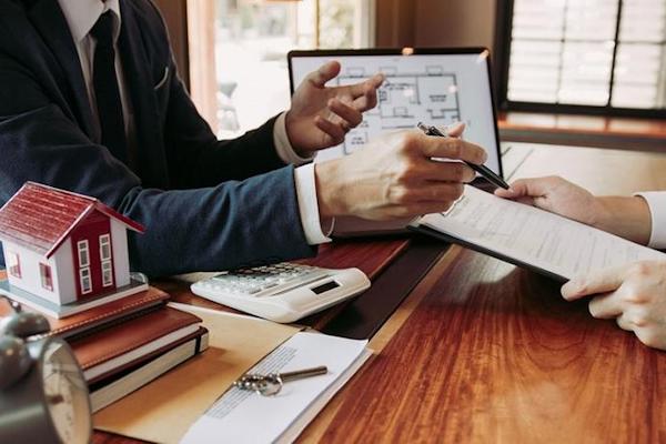 Ký hòa hợp đồng mua bán nhà đất ubnd phường hay văn phòng công chứng Ký đúng theo đồng mua bán nhà đất ủy ban nhân dân phường hay văn phòng và công sở công chứng